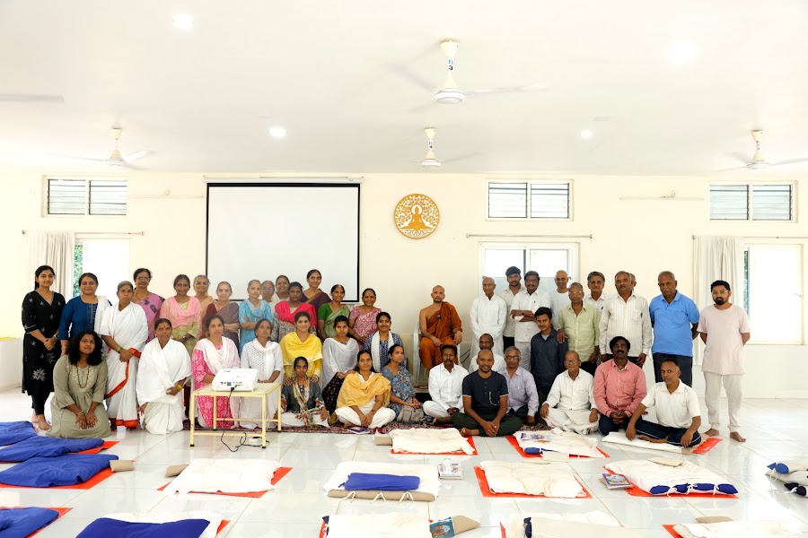 Meditation Retreats & Courses