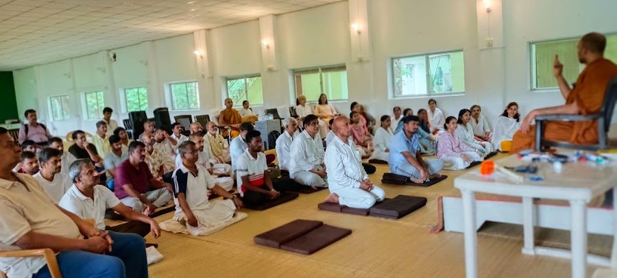 Meditation Retreats & Courses